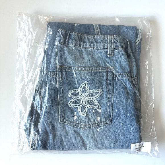 Oli & Hali Floral Embroidered Straight Jeans - Picture 8 of 9